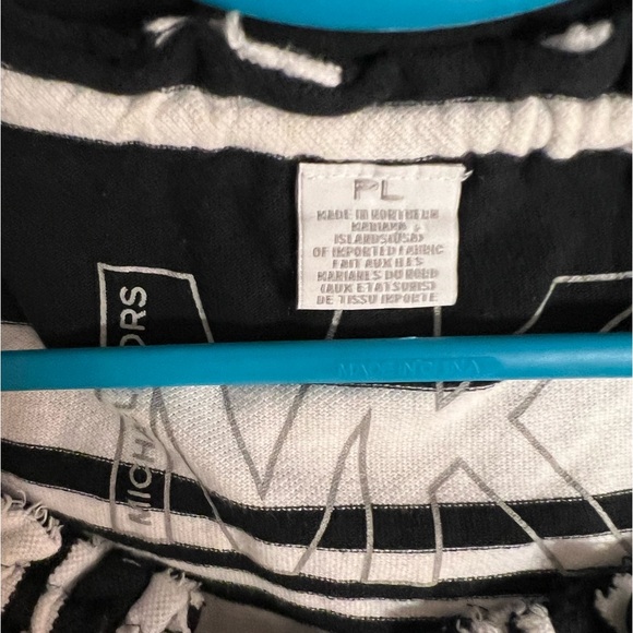 Michael Kors black &white striped shirt sleeve top LP. Raw edge neck & sleeves. - Picture 3 of 4